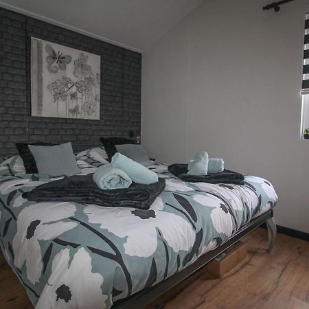 Sfeervol Chalet Op De Veluwe Putten Extérieur photo